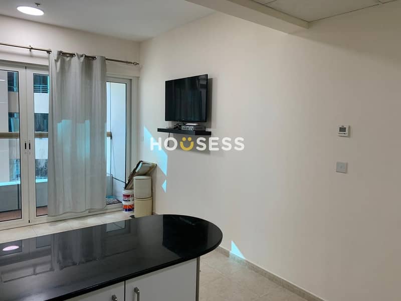 7 Spacious 2 Bedrooms| Upgraded | Vacant for rent
