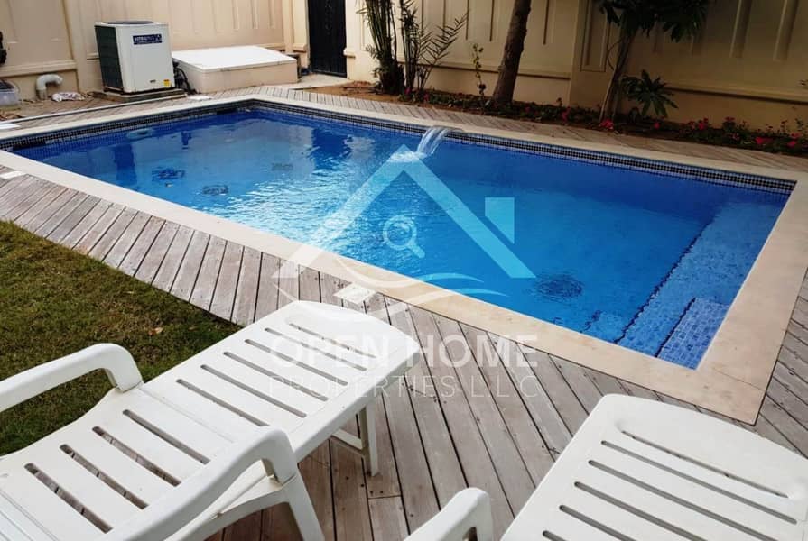 Excellent Luxurious  4 BR Town House with Private Pool