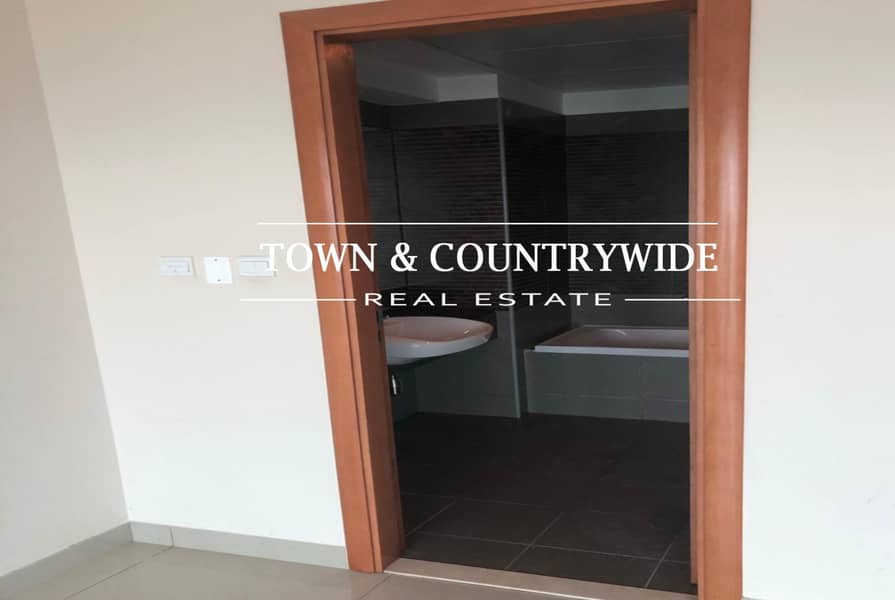 7 Hottest Deal!Vacant!Community with sea view 1BR with Balcony @ Beach Tower