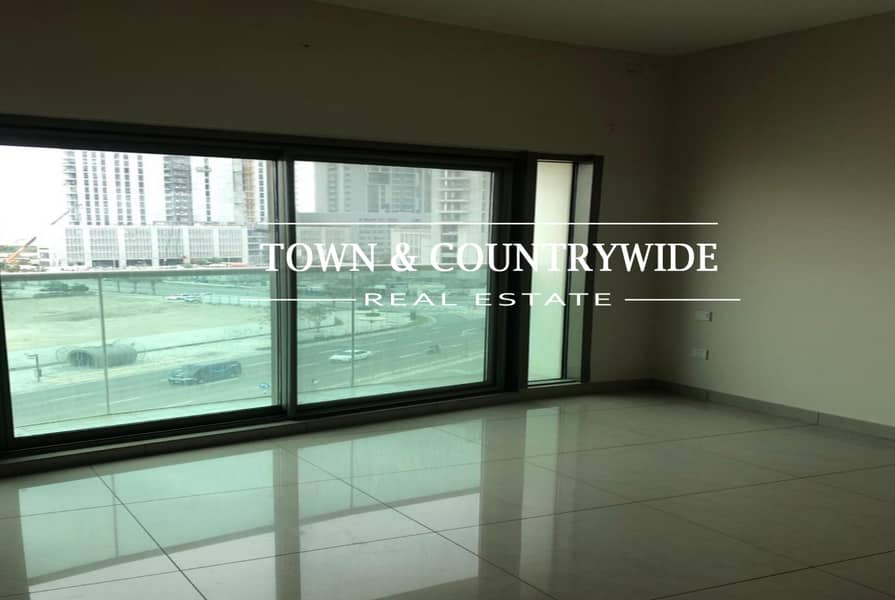 15 Hottest Deal!Vacant!Community with sea view 1BR with Balcony @ Beach Tower