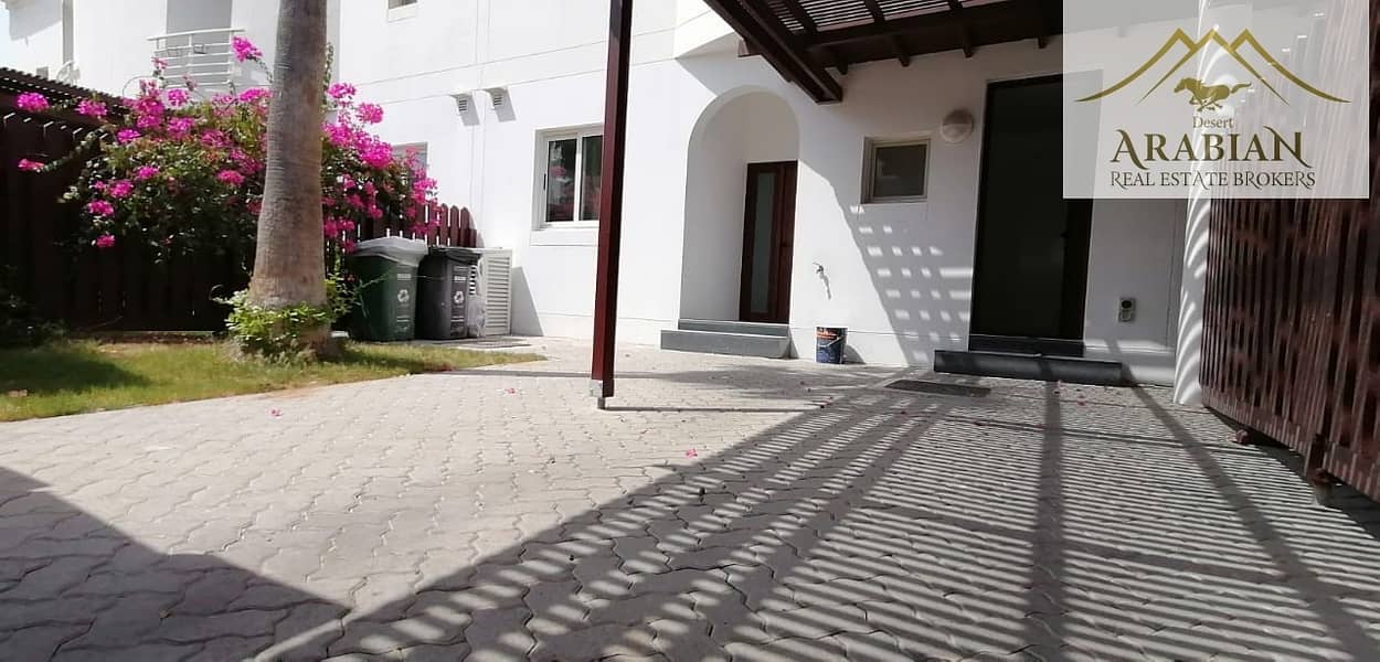 2 Renovated  3 Bed Villa with Private Garden