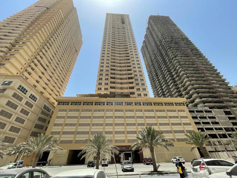 شقة في برج الزنبق،مدينة الإمارات‬ 1 غرفة 17000 درهم - 5196716
