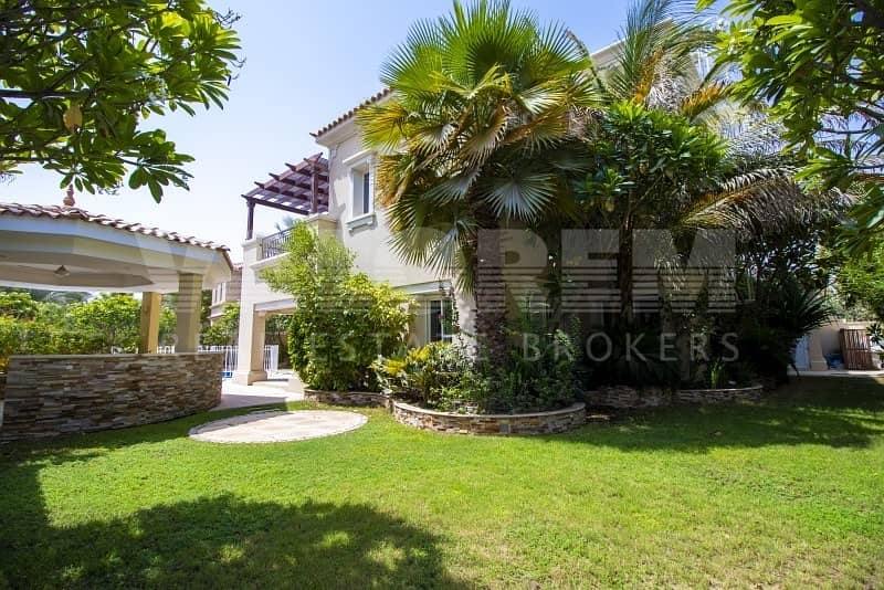 3 Exclusive |Fully Upgraded|Private Pool| 4BR+Office