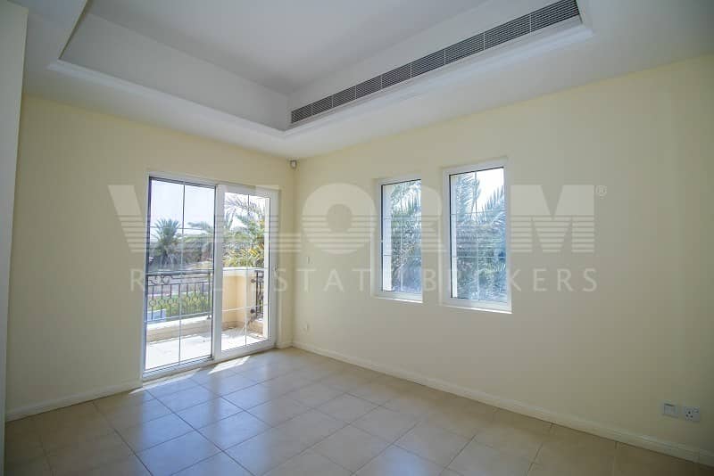 10 Exclusive |Fully Upgraded|Private Pool| 4BR+Office