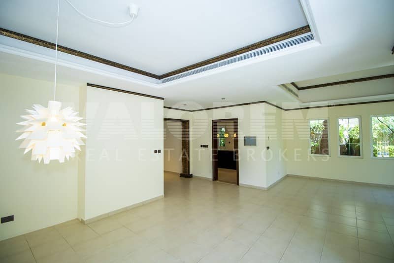 4 Exclusive |Fully Upgraded|Private Pool| 4BR+Office
