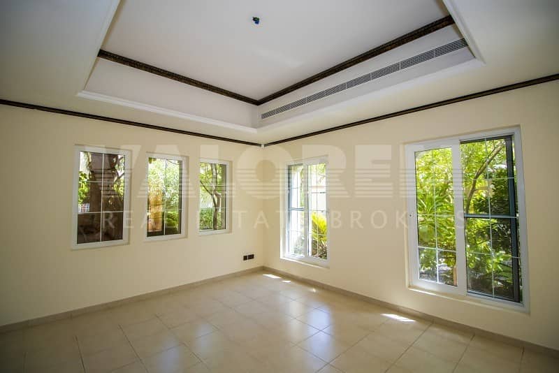 6 Exclusive |Fully Upgraded|Private Pool| 4BR+Office