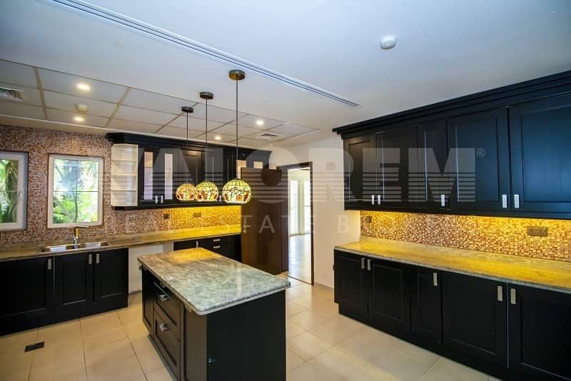 9 Exclusive |Fully Upgraded|Private Pool| 4BR+Office