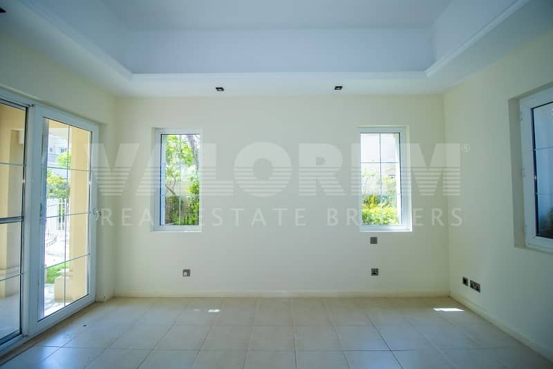 14 Exclusive |Fully Upgraded|Private Pool| 4BR+Office