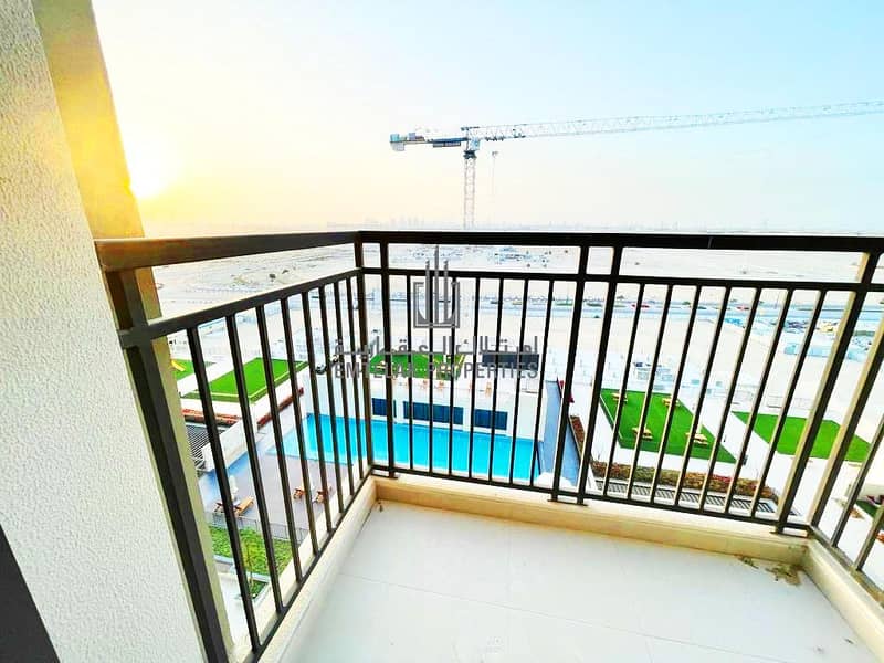9 Pool View |1 Month Free  | Spacious And Brighter
