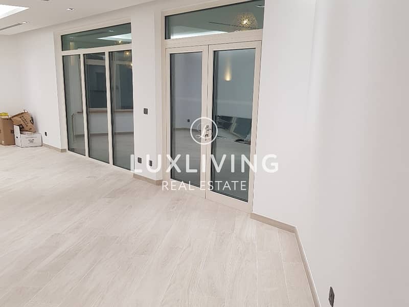 11 Palm Jumeirah | High- End Finishing|Fully Upgraded