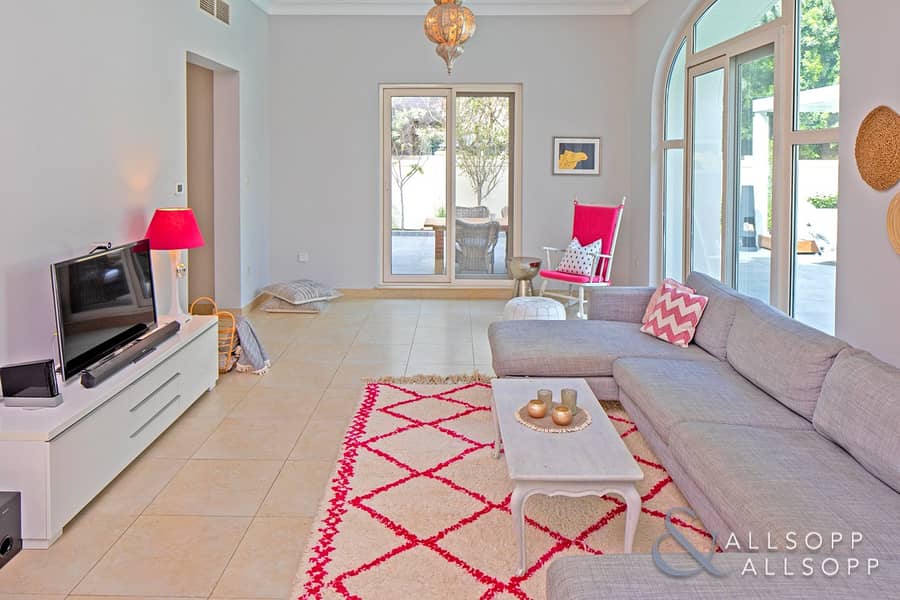 5 Stunning 5 Beds C2 | Pool | Park Backing