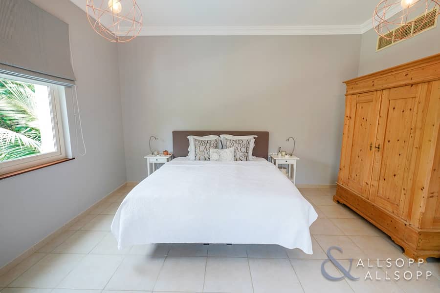14 Stunning 5 Beds C2 | Pool | Park Backing