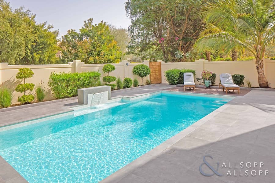 24 Stunning 5 Beds C2 | Pool | Park Backing