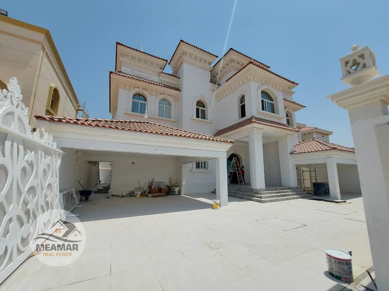 The most luxurious villa in Ajman, central air conditioning, finishing palaces, a very large area, and the best internal distribution