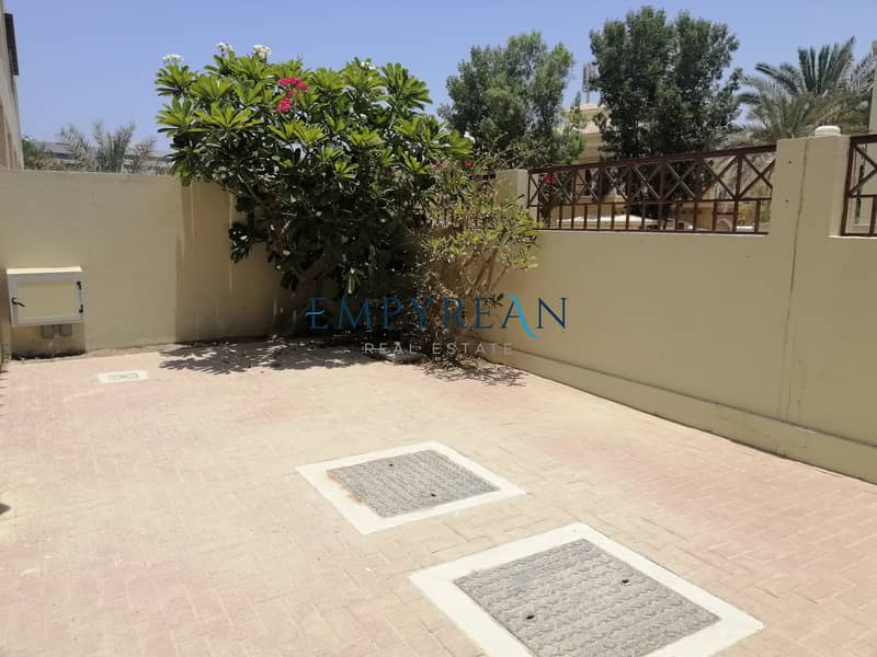 12 BAYTI Villa |  4 BDR + Maid | NEAR THE POOL