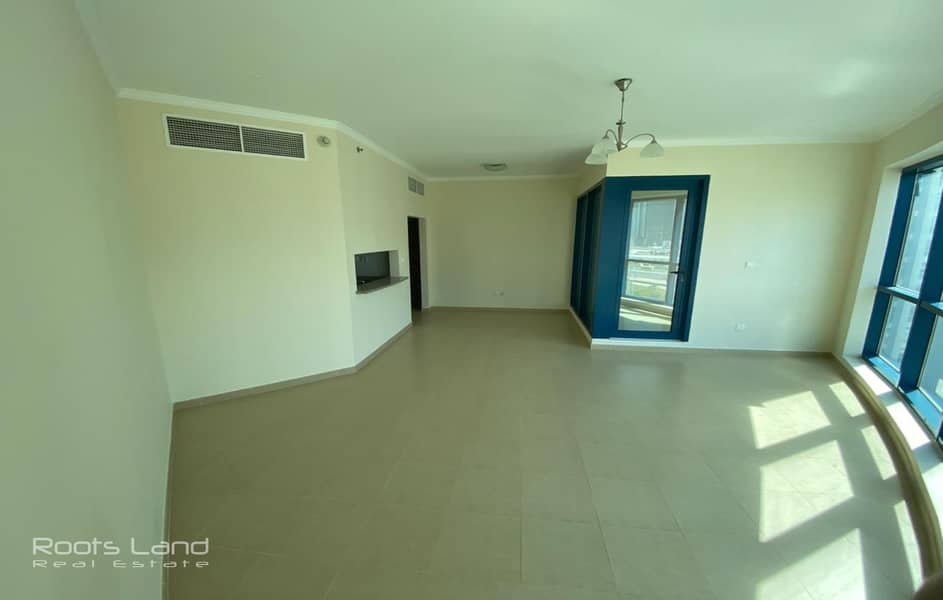 Spacious and bright apartment for sale