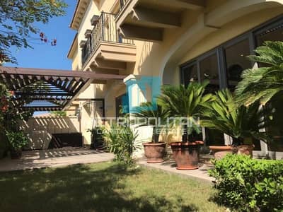 7 Bedroom Villa for Sale in Saadiyat Island, Abu Dhabi - Spectacular 2 Attached Villas With Lush Garden 7 Bedroom Villa for Sale in Saadiyat Island, Abu Dhabi - Spectacular 2 Attached Villas With Lush Garden