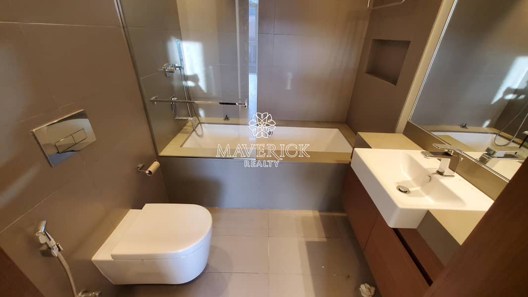 10 Bright 2BR+Maids/R | High Floor | Rooftop Pool