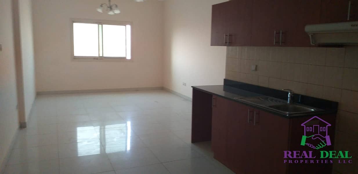 8 Studio apartment in DIC