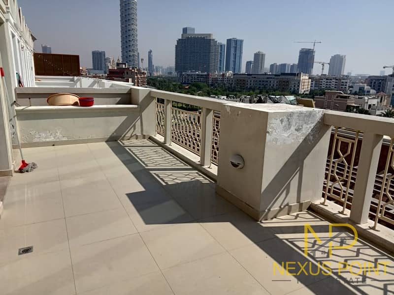 10 Amazing 1BR | Well Maintained | With Balcony