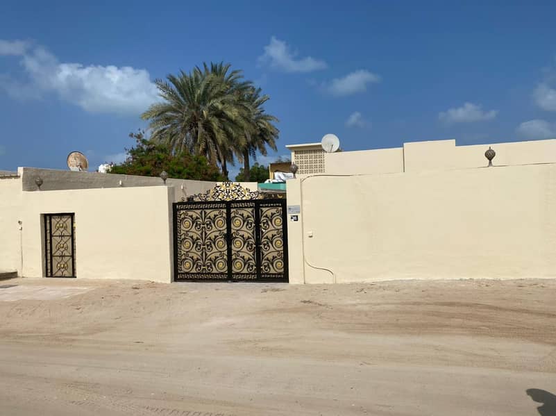 House for sale in Sharjah / Al Mirqab area