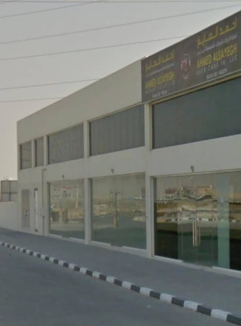 For sale gallaries and warehouses in industrial area 18 / Sharjah 6 years old special location  Maliha main road