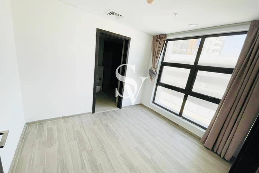 3 1 BR w Study | Fitted Kitchen | Near to Exit