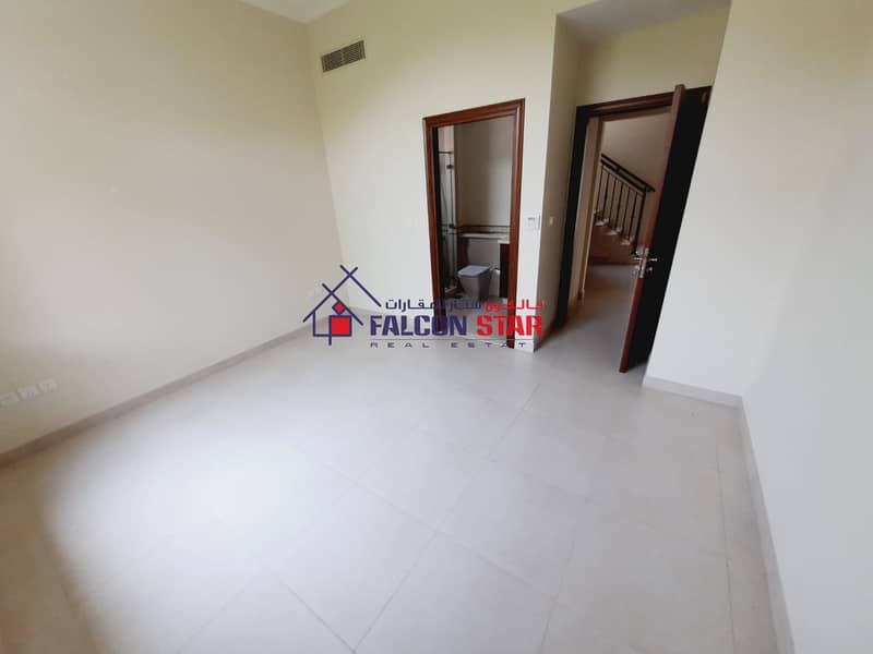 6 SINGLE ROW  TYPE 6 | VACANT 5 BEDROOM plus MAID ROOM | CLOSE TO PARK