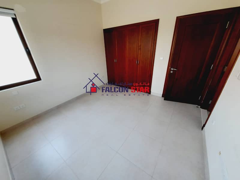 8 SINGLE ROW  TYPE 6 | VACANT 5 BEDROOM plus MAID ROOM | CLOSE TO PARK
