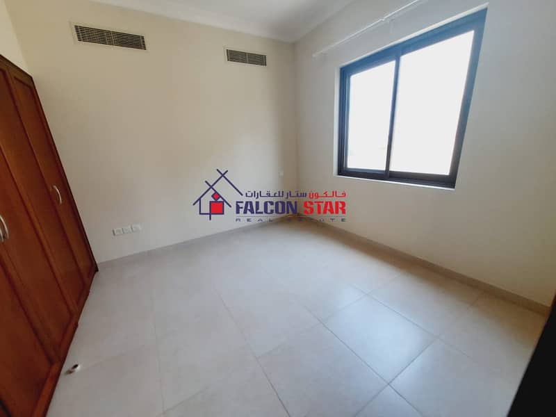 9 SINGLE ROW  TYPE 6 | VACANT 5 BEDROOM plus MAID ROOM | CLOSE TO PARK