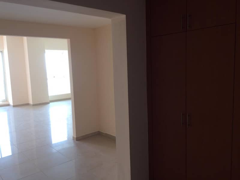 10 INVESTMENT DEAL !!!  VACANT 3 BED APT HIGH FLOOR in LAKE POINT TOWER (JLT)