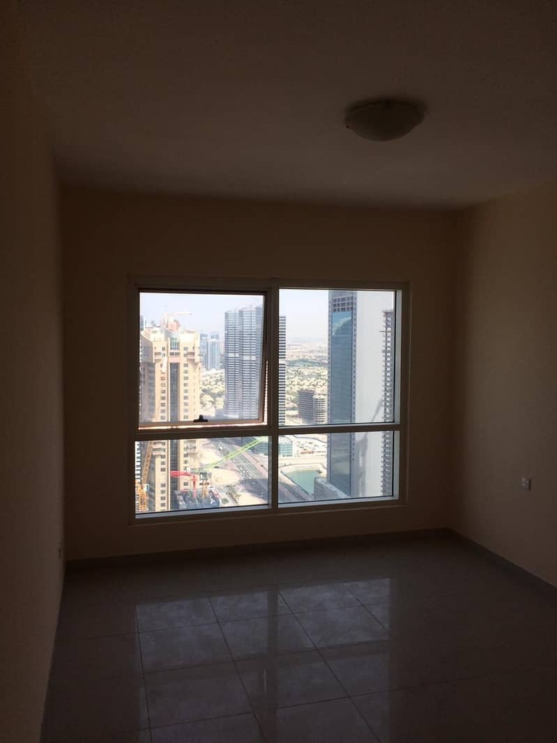 16 INVESTMENT DEAL !!!  VACANT 3 BED APT HIGH FLOOR in LAKE POINT TOWER (JLT)