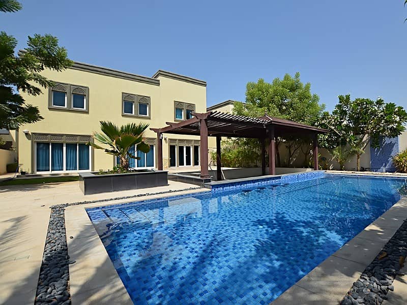 8 Luxury | Pool with Sunken | Fully upgraded