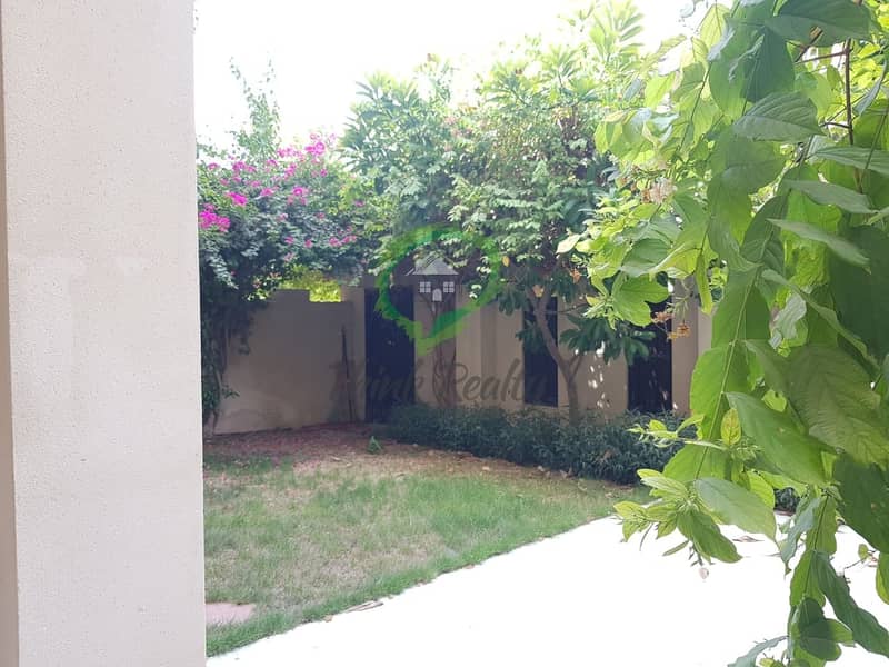 47 Spacious Apartment Cum Townhouse  With A Large  Garden Adjacent To Burj Khalifa