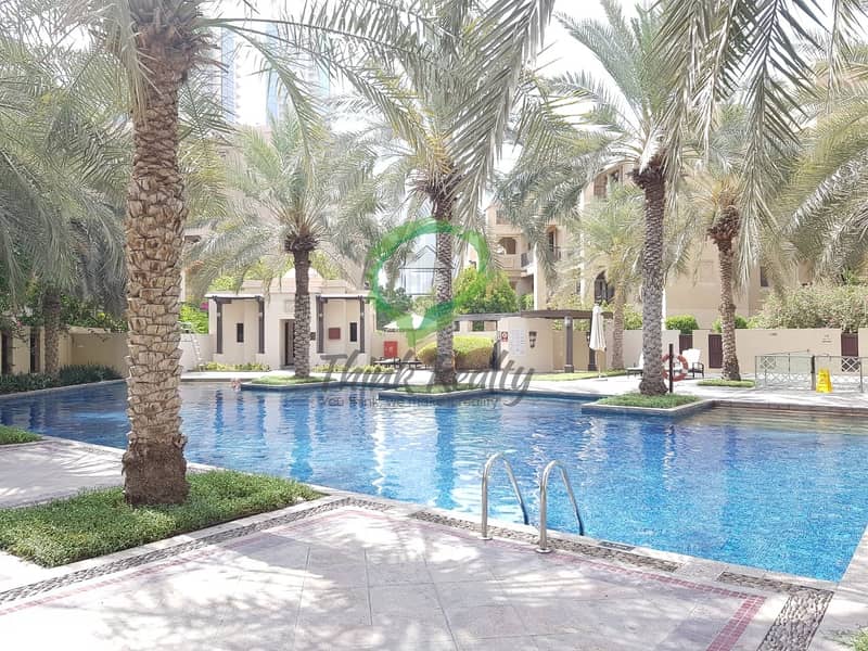 49 Spacious Apartment Cum Townhouse  With A Large  Garden Adjacent To Burj Khalifa