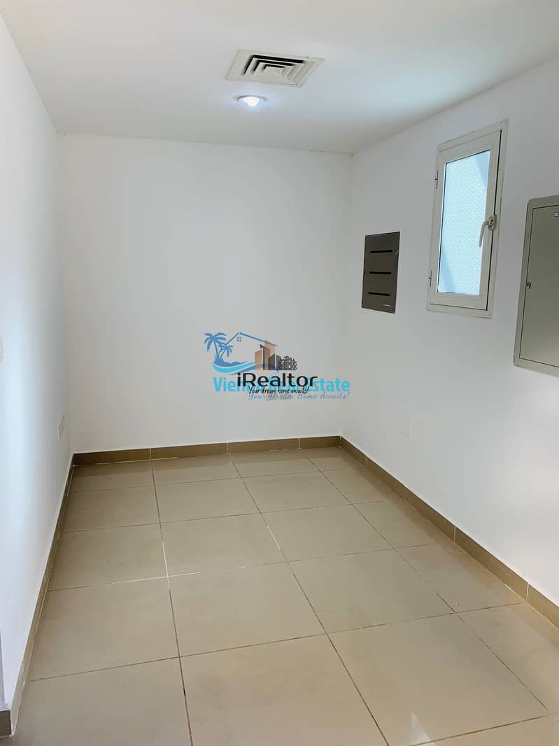 5 Rent  Spacious 2 Bed Villa in Al reef 75K