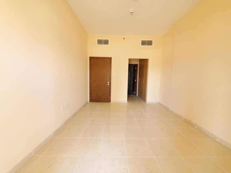 位于纳德-阿尔-哈马尔综合区 1 卧室的公寓 34000 AED - 4865364