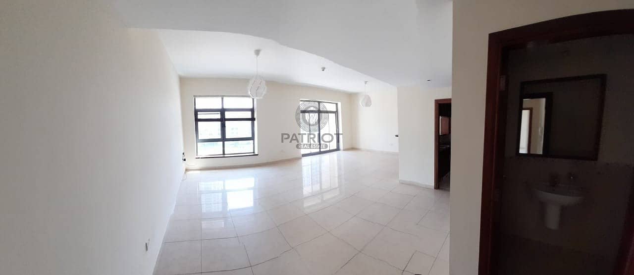 11 EXCELLENT 2 BD APARTMENT FOR RENT WITH BIG BALCONY