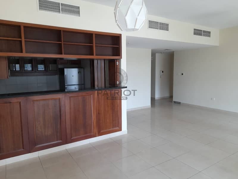 3 EXCELLENT 2 BD APARTMENT FOR RENT WITH BIG BALCONY