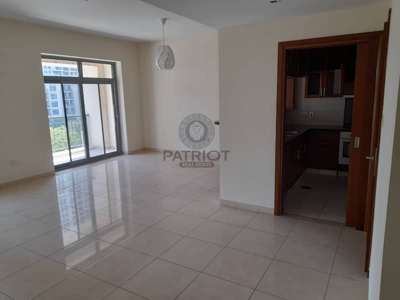 2 EXCELLENT 2 BD APARTMENT FOR RENT WITH BIG BALCONY