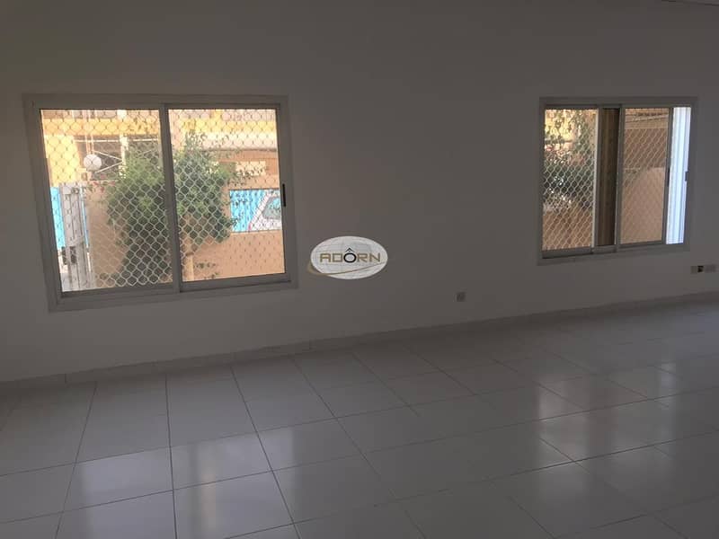 4 Excellent 3 bedroom plus maid single storey villa with shared pool in Umm Suqeim 2