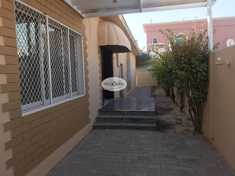 10 Excellent 3 bedroom plus maid single storey villa with shared pool in Umm Suqeim 2