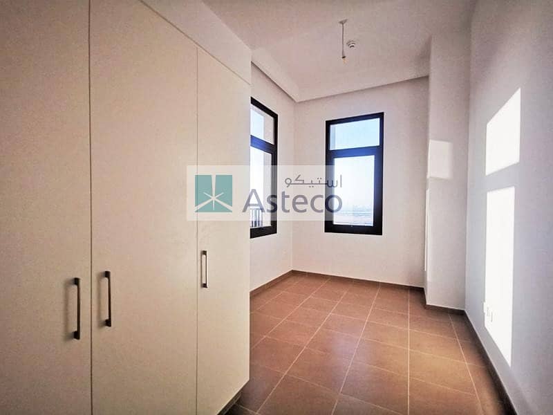 7 Corner Unit | Large Balcony | High Floor