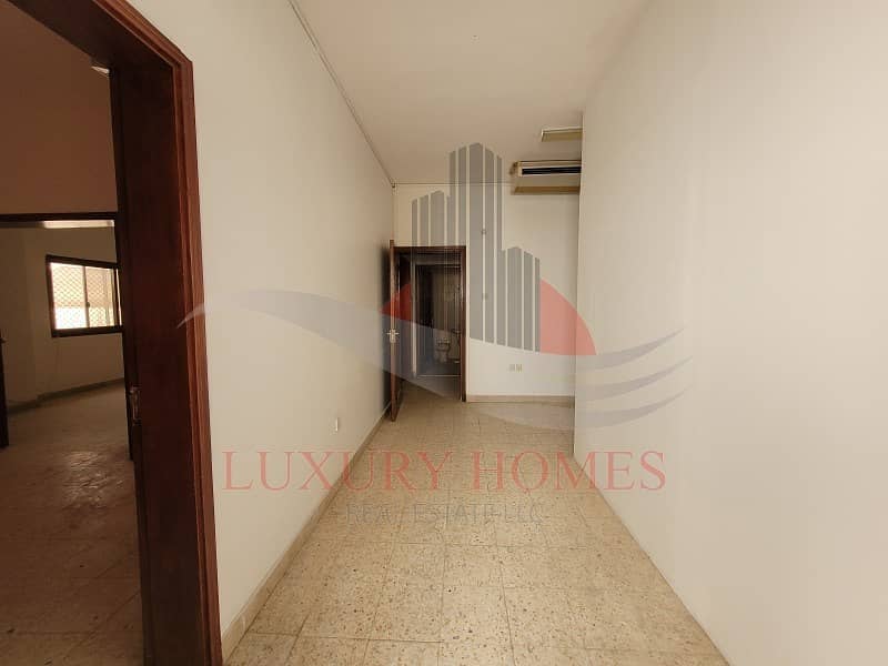 14 Ground Floor Private Walking Distance To Jimi Mall