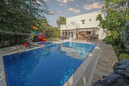 4 Bedroom Villa for Rent in The Meadows, Dubai - Fully Upgraded I Huge Garden I Large Pool 4 Bedroom Villa for Rent in The Meadows, Dubai - Fully Upgraded I Huge Garden I Large Pool