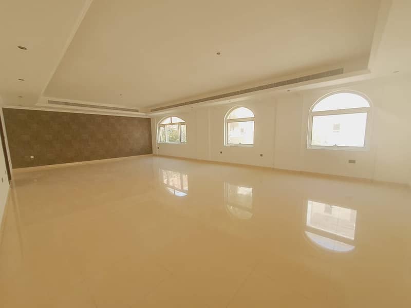 2 beach side independent 5bhk villa with privet pool in umm suqaim rent is 400k