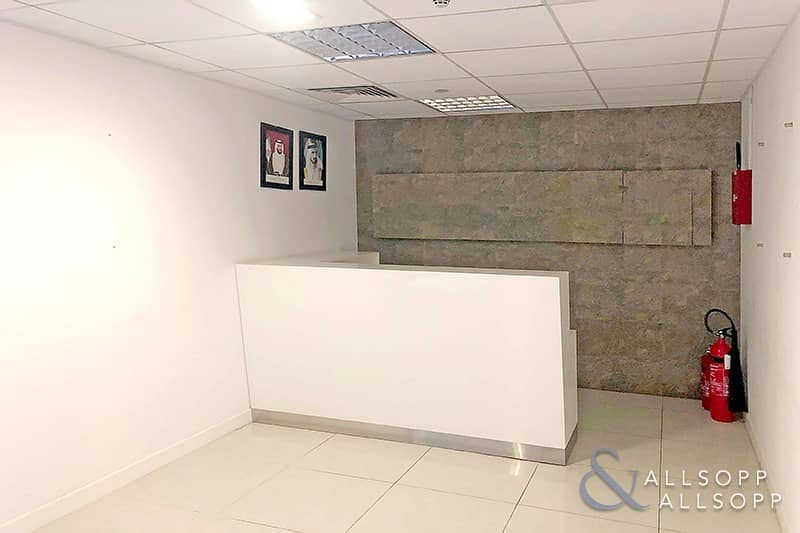 10 Fitted Office | Next To Metro | With Balcony