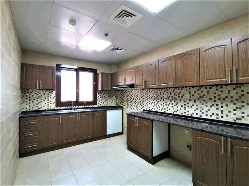 42 SB | Brand New 3BEd+Maid+Laundry With Closed Kitchen
