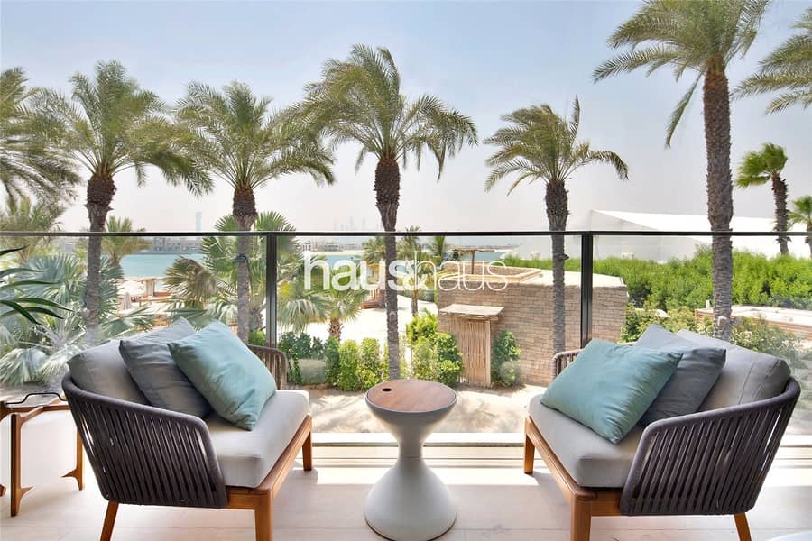 2 Generous luxury living | Sea and Palm views