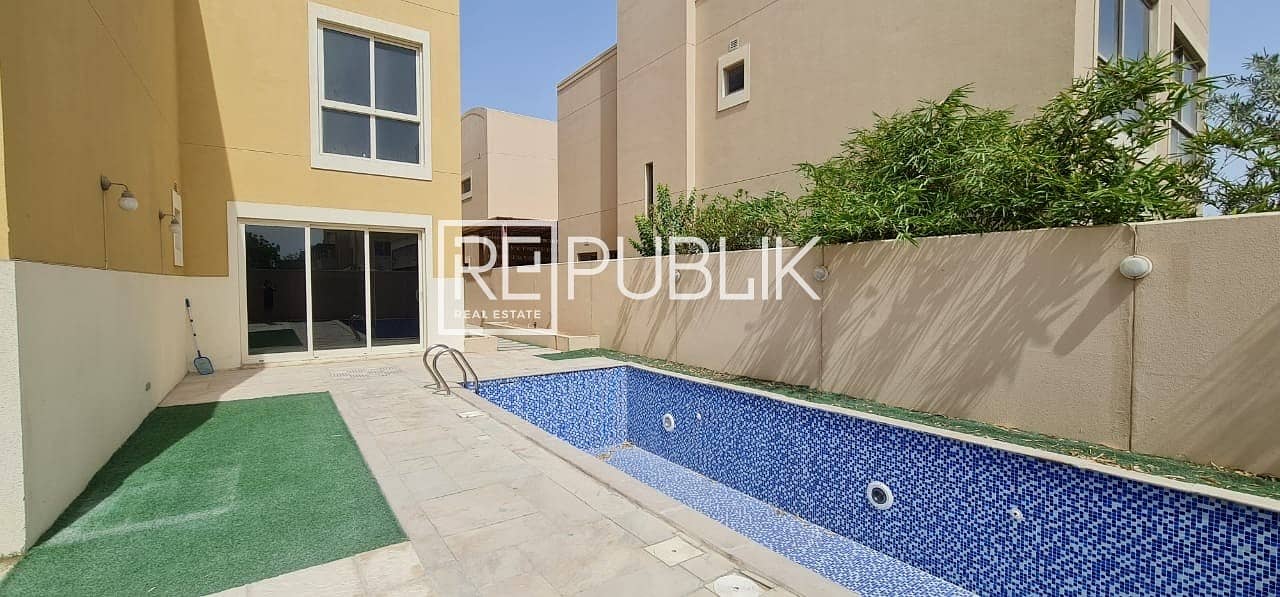 Luxurious 5 BR Deluxe Villa in Beautiful Community Luxurious 5 BR Deluxe Villa in Beautiful Community